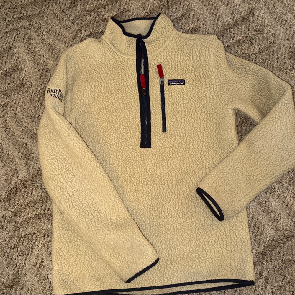 Patagonia Cream and Navy Fleece Jacket